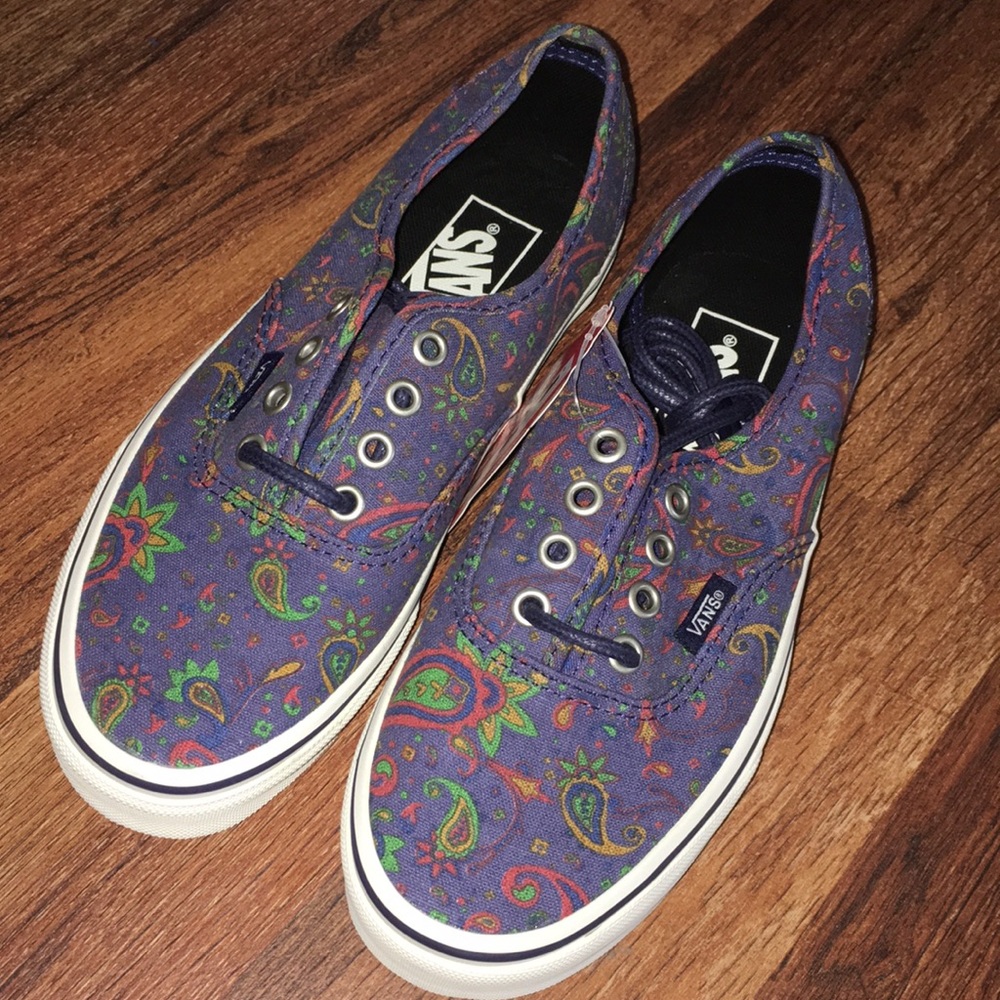 ✨Vans Classic Authentic Paisley✨